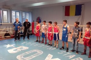 Sambata, competitie la sala Tomis“ din Constanta: Boxerii ii cinstesc memoria antrenorului emerit Aurel Simionescu