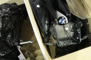 FOTO. Motociclete dezmembrate, căutate de autorităţile din Italia, descoperite la Petea