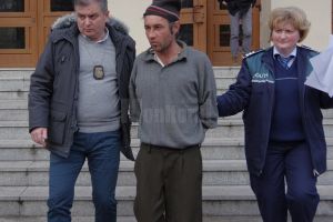 Bărbatul din Vultureşti care şi-a ucis soţia a fost trimis în judecată