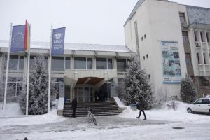 Burse pentru elevii români din Ucraina şi stagii de specializare la Universitatea ”Ștefan ...