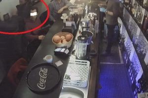UPDATE VIDEO. Consilier local agresat în cafenea!