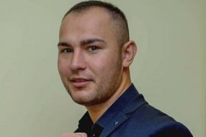 Poliţistul din Sălaj care aproape şi-a omorât în bătaie un coleg vrea la PSIHIATRU