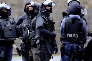 Situaţie aprinsă în GERMANIA după ce protestul KURZILOR împotriva OFENSIVEI lui ERDOGAN a fost dispersat 