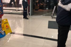 Panica la Ploiesti Shopping City! Clientii EVACUATI dupa un incendiu izbunit la Starbucks