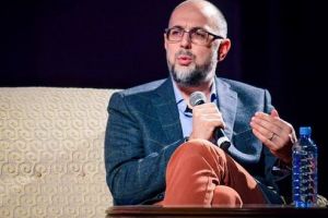 Programul de guvernare, ironizat de Kelemen Hunor: „Mi s-a spus că arată de parcă ar fi scris printre două beri”