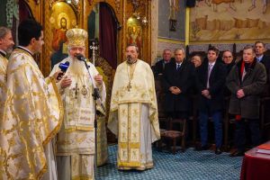 IPS Andrei, slujbă la Biserica ”Sf. Trei Ierarhi” Bistriţa