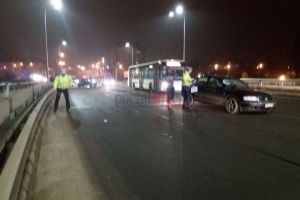 FOTO&VIDEO. Accident grav pe podul Decebal. Impact violent între două maşini