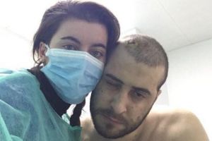 Impresionanta poveste a bărbatului care în loc de nuntă s-a pomenit că luptă cu moartea