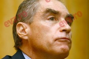 CUM arată acum FIUL lui PETRE ROMAN. Se face din ce în ce mai FRUMOS