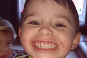 Tragedie fara margini! Un copil de 3 ani s-a spânzurat accidental dându-se pe tobogan