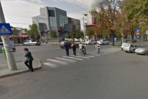 Doua tinere, lovite de masina pe trecerea de pietoni de la Conpet