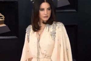 DIVELE de la HOLLYWOOD nu au ratat ocazia de a-şi etala FORMELE la premiile GRAMMY - GALERIE FOTO