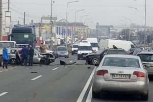 ACCIDENT în faţă la RAR. Traficul este BLOCAT la ieşirea din Arad