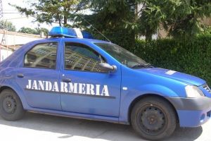 Weekend incarcat pentru jandarmi: consumatori de droguri si contrabandisti ridicati de pe strada