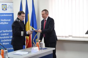 FOTO. Plachetă pentru IPJ Satu Mare pentru gestionarea crimei din Apa