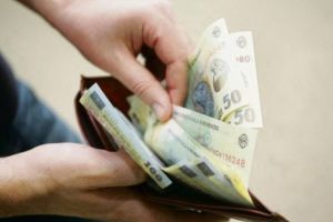 Persoanele fără venituri trebuie să plătească la CAS până la 2.280 de lei, pentru a fi asigurate