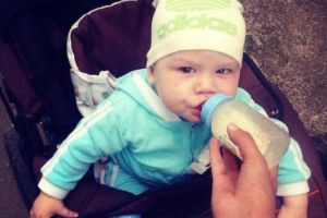 Bebeluş mort după ce mama l-a închis timp de o săptămână în casă, să plece la o petrecere! S-a intors acasa o singura data, sa dea apa cainelui!