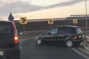Intrarea pe Autostrada A2, ingreunata de un autoturism avariat. Șoferul si-a abandonat masina