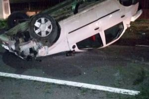 Accident pe DN 1, la Comarnic. O masina s-a rasturnat