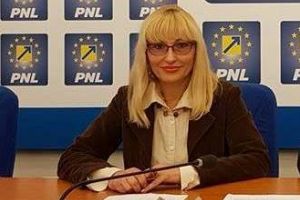 Antoanela Naaji: „Inspectorul adjunct al ISJ Arad votează împotriva investiţiilor în învăţământul arădean”
