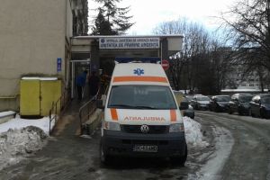 Dărmăneşti: Tânărul bătut crunt în pădure a murit la spital
