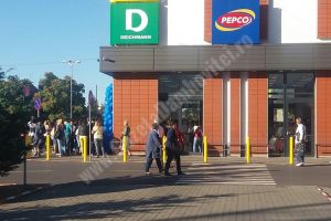 Târgoviştenii au stat la coadă zeci de minute, ca să aştepte inaugurarea unui magazin