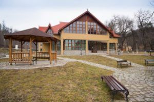 Centrele balneare construite prin proiectul „Drumul apelor minerale”, vizitate de peste 20.000 de turişti în 2017