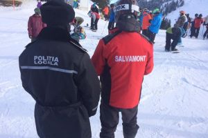 „Decalogul schiorului” începe să producă efecte. Poliţiştii locali şi salvamontiştii au primit zeci de sesizări