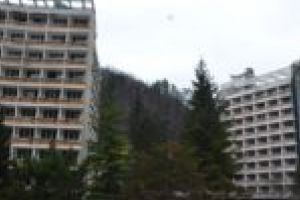 La Herculane s-a furat până la ultima cărămidă! Dobândă de 50 la sută pe an pentru Hotelul Hercules!