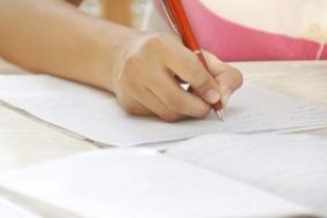 Zeci de elevi huşeni, premiaţi la fizică