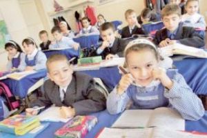 Consultarea publică s-a încheiat: Școala nu va începe mai devreme