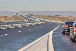 Veşti noi pe frontul autostrăzii: Banca Europeană pentru Investiţii spune ca Iaşi – Tg Mures nu se justifică