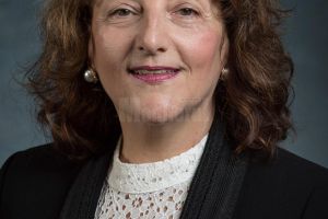 Dr. Cleopatra Cabuz, inginer cercetător de prestigiu în SUA, înscrisă azi în Cartea ...