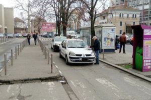 Amenzi usturatoare pentru taximetristi dupa ce au protestat in fata casei primarului Robu