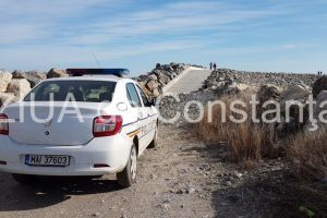 UPDATE. Imagini de la eveniment. Descoperire macabra in zona Pescarie din Constanta. O persoana a fost gasita decedata intre stabilopozi (galerie foto)         
