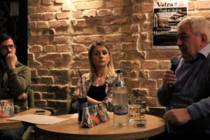 FOTO: Vlad Moldovan şi Roxana Cotruş au inaugurat seria „Poeţi în dialog”