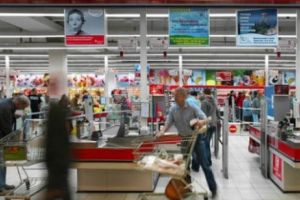 LOVITURĂ pentru Kaufland, Auchan, Cora şi Carrefour 