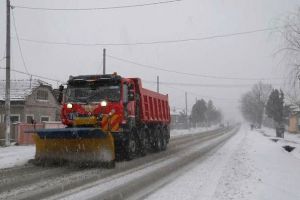 Primăria Braşov a scos la licitaţie salubrizarea şi deszăpezirea oraşului pentru următorii 4 ani