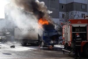 Culmea incendiului? A luat foc un camion frigorific
