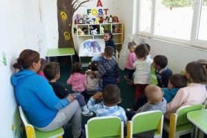 Șansă la grădiniţă pentru 400 de copii din comunităţi defavorizate