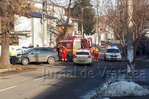Poliţişti răniţi în urma unui accident la Galaţi