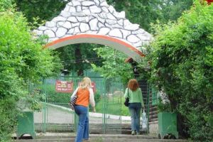 Drum separat spre Zoo