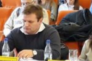 Regulamentul taxelor pentru parcări? Tras din nou pe dreapta, la semnalizarea stângii!