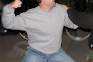 CLUJ: Tânăr de 18 ani bătut până a ajuns în comă, chiar în faţa unei şcoli din Dej