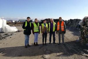 Reciclare ca în Europa! Patru tineri din Spania şi Germania vor să-i înveţe pe orădeni cum să facă din gunoaie compost