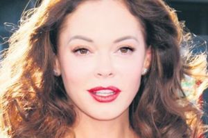 Viaţa de coşmar a unei actriţe abuzate, povestită în autobiografia ei