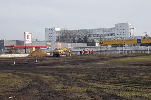 AU ÎNCEPUT LUCRĂRILE LA BAZINUL DE ÎNOT!