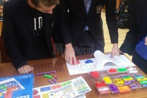 Zece licee din judeţ au primit echipamente de peste 50.000 de euro din partea Egger