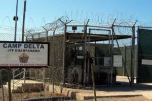 Donald Trump îşi ţine PROMISIUNEA din campania electorală: ÎNCHISOAREA de maximă securitate de la Guantanamo rămâne DESCHISĂ 