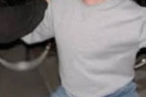 GALERIE FOTO: Tanarul de 15 ani batut cu parul de catre unchii sai a fost amenintat cu moartea familiei